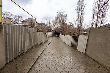 участки кара балта: Частный дом с большим двором и садом, район Конно-спортивной школы — 3