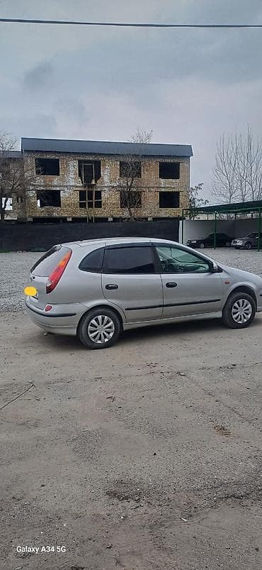 Nissan Almera Tino: 2001 г., 1.8 л, Механика, Бензин, Хэтчбэк — 3