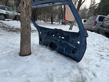 subary forester: Крышка багажника Subaru, 2019 г., Б/у, Оригинал — 2