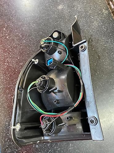 montero: Задний левый стоп-сигнал Mitsubishi — 2