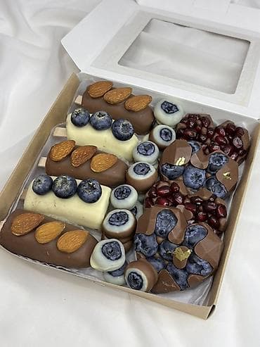 Жашылчалар: Подарочные наборы десертов ручной работы Состав и оформление: - — 3