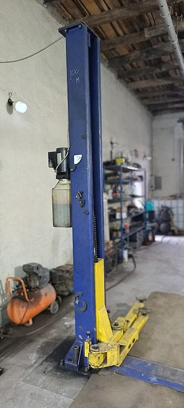 лампы для видео: Одностоечный автоподъёмник (электрогидравлический/цепной). - — 2