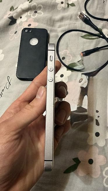 iphone se: IPhone SE, Б/у, 128 ГБ, Space Gray, Защитное стекло, Чехол, Кабель, 100 % — 9