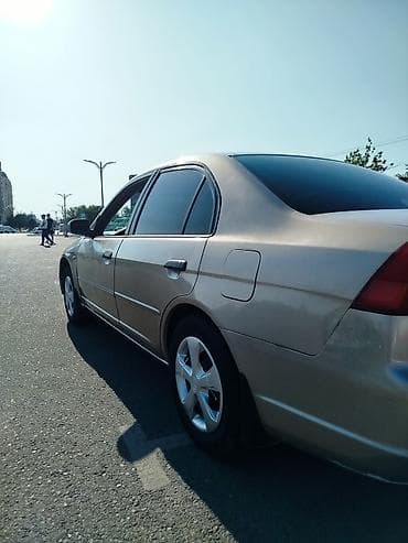 21: Honda Civic: 2001 г., 1.6 л, Механика, Бензин, Седан — 3