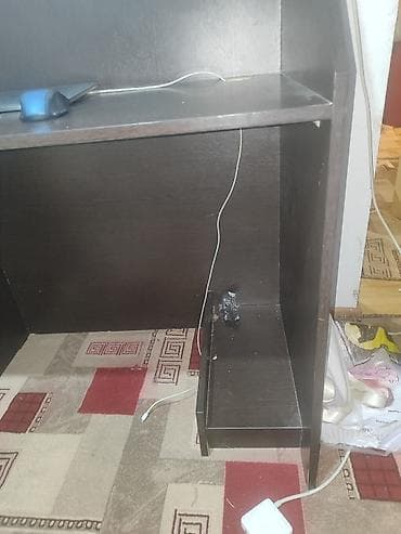 Компьютерный стол, С полками