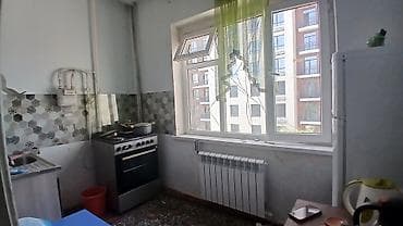 royal center: 1 комната, 35 м², 105 серия, 4 этаж, Старый ремонт — 3