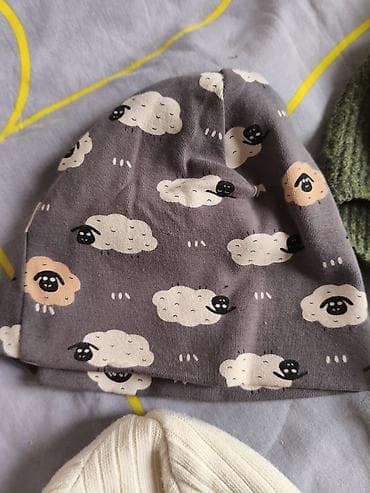 шапочки для грудничков: Комплект, Б/у — 4