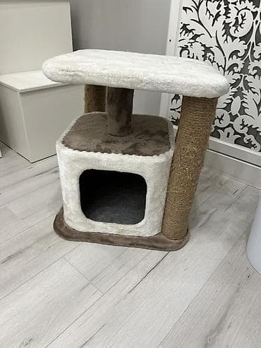 Домик-лазалка для кошек с когтеточками - Мягкий двухуровневый