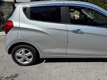Chevrolet Spark: 2016 г., 1 л, Автомат, Бензин, Хэтчбэк — 1