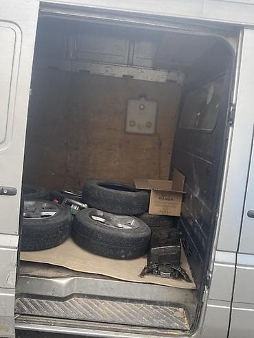 sprinter 315: Грузовой фургон Mercedes-Benz Sprinter (цельнометаллический — 10
