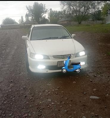 Honda Accord: 1998 г., 2 л, Автомат, Бензин, Седан