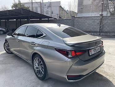 меняю на е39: Lexus ES: 2019 г., 2.5 л, Автомат, Гибрид, Седан — 2