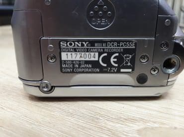 видео регистратор на машину: Видеокамера Sony. записывает на кассету и флешку. можно носить в — 4