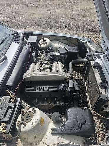 x 7: BMW 3 series: 1989 г., 1.8 л, Механика, Бензин, Седан — 7