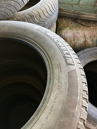 Шины: Шины 265 / 60 / R 18, Лето, Б/у, Комплект, Внедорожные (АТ/МТ), Michelin — 2