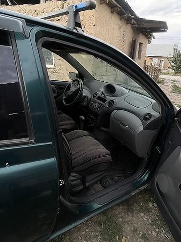 прадо 2015: Toyota Platz: 2001 г., 1.5 л, Автомат, Бензин, Седан — 8