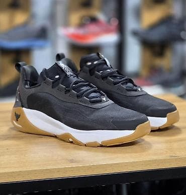 nike react: Мужские кроссовки, 41, 40.5, 42, Under Armour, Новый, цвет - Черный, Платная доставка, Самовывоз — 1