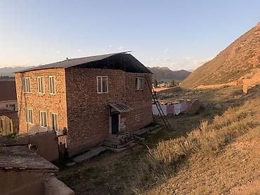 Продается двухэтажный дом из кирпича . Дом находится в г. Нарын, район at lalafo.kg Продается двухэтажный дом из кирпича . Дом находится в г. Нарын, район