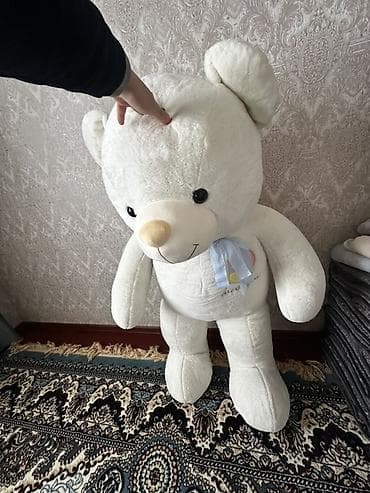 форма военное: Большой плюшевый мишка белого цвета. - Рост: примерно 120–130 см — 4