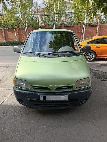 sprinter bazar: Продаю Нисан серена. Основные особенности: - 5 дверей: две — 2