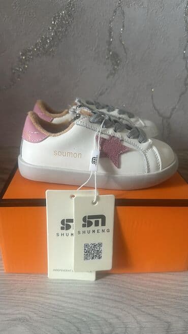 красовки женский: Легкие кроссовки – базовая обувь для девочек. Яркий принт, интересный — 1