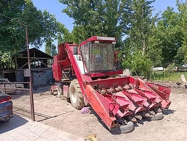 daf cf: Кукурузоуборочный комбайн - Самоходной тип, красная серия с закрытой — 1