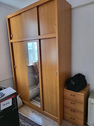 стеллажи для цветов: Спальный гарнитур в тёплом оттенке «бук/вишня» — 1