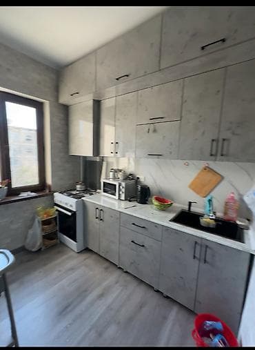продаю 4 комнатную квартиру: 2 комнаты, 52 м², 105 серия, 4 этаж — 5