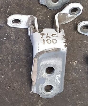 купить крестовину для кресла: Toyota Land Cruiser 100 Дверная Петля, Тойота Ленд Крузер 100 петля — 1