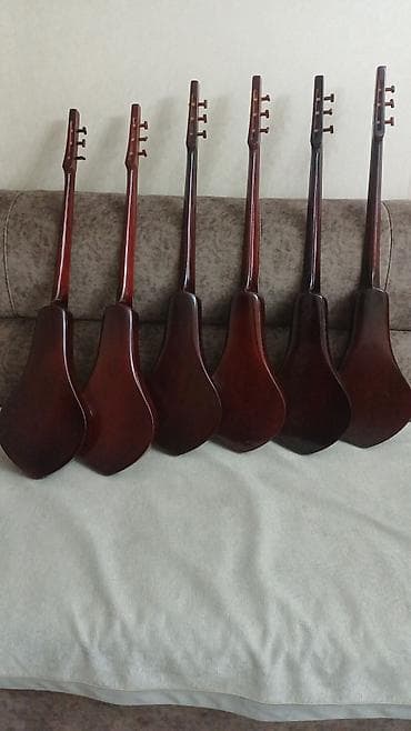 Туюк чабылган карагай комуздар сатылат! Ар бир комузду күүлөп, чертип