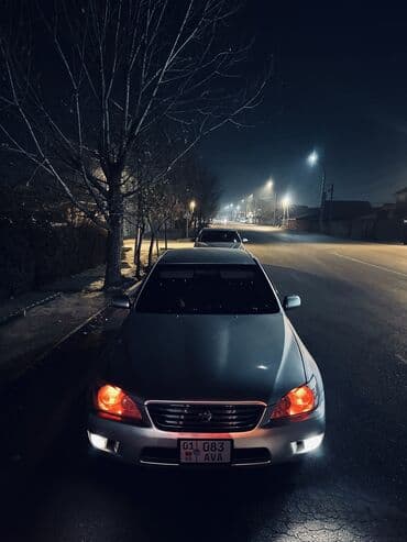 Toyota Altezza: 1998 г., 2 л, Автомат, Бензиновая, Седан