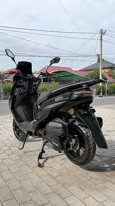 продаю скутор: Макси-скутер Yamaha, 150 куб. см, Бензин, Б/у — 5