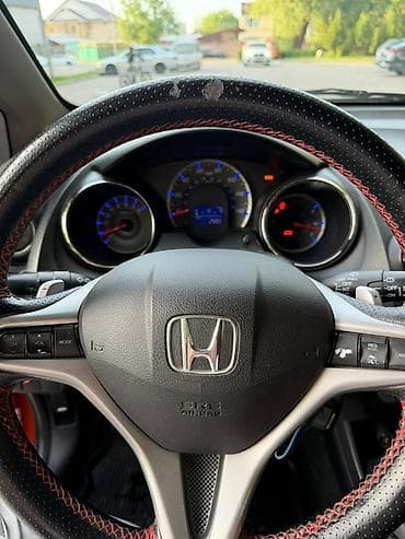mini coper: Honda Fit: 2012 г., 1.5 л, Вариатор, Бензин, Хэтчбэк — 9