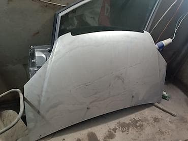 3000: Honda edix капот серый с небольшим косяком 4000, дверь 2000, фара — 1