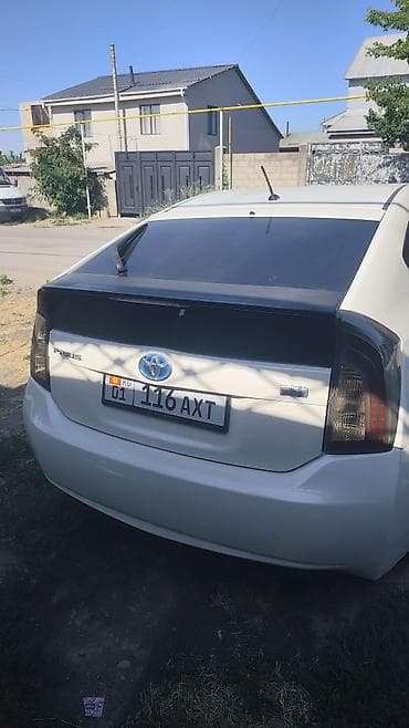 8: Toyota Prius: 2013 г., 1.8 л, Вариатор, Гибрид, Хэтчбэк — 3