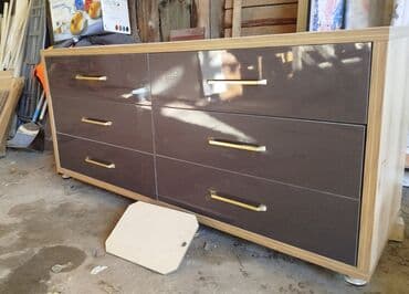 купить тумбу под телевизор: Комод для одежды, Б/у, Без зеркала, ЛДСП, цвет - Черный — 1