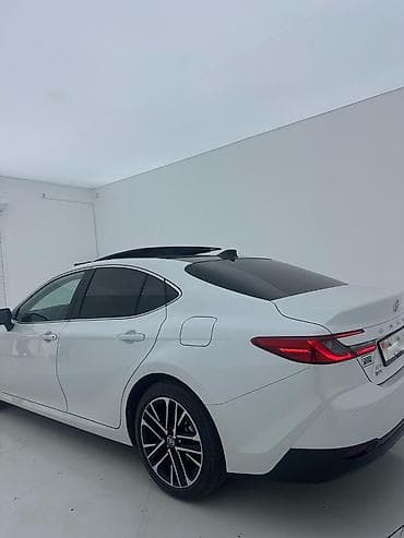 camry 5: Toyota Camry: 2025 г., 2.5 л, Автомат, Гибрид, Седан — 5