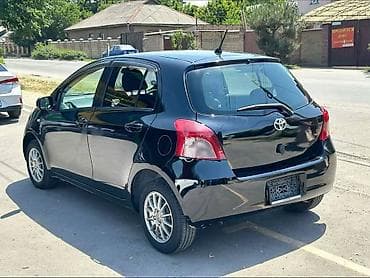 vitz: Toyota Vitz: 2005 г., 1 л, Вариатор, Бензин, Хэтчбэк — 5