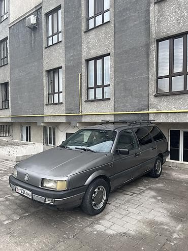 Унаа сатуу: Volkswagen Passat: 1988 г., 1.8 л, Кол менен иштөөчү, Газ, Универсал — 3