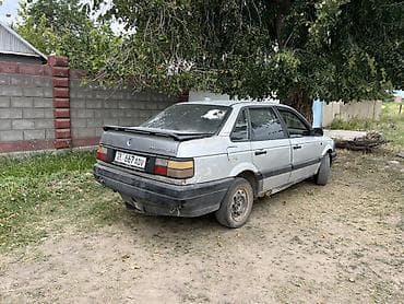 Volkswagen Passat: 1988 г., 1.8 л, Механика, Бензин, Седан — 4