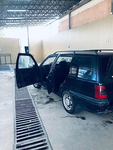 Транспорт: Volkswagen Golf Variant: 1998 г., 1.6 л, Механика, Бензин, Универсал — 2