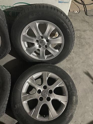 Комплект из 4 штатных литых дисков Toyota с шинами. Характеристики: -