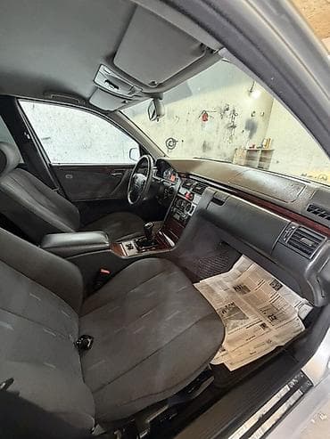 бак бенза: Mercedes-Benz E-Class: 2001 г., 2 л, Механика, Бензин, Седан — 9