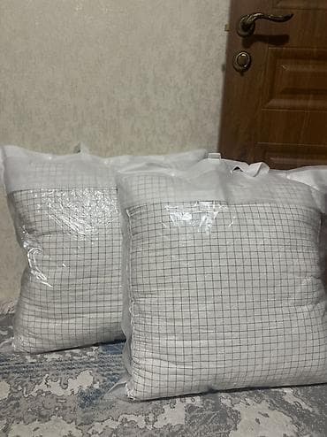 Квадратные очень удобные подушки большие размером 55х55 Цена по 1200