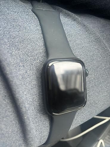 Башка акылдуу сааттар: Apple Watch SE 2поколения Есть царапины работает отлично Заряд — 2