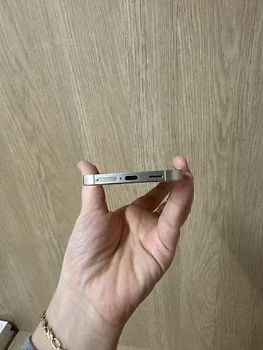 теля: Samsung Galaxy S24, 256 ГБ, цвет - Золотой — 4