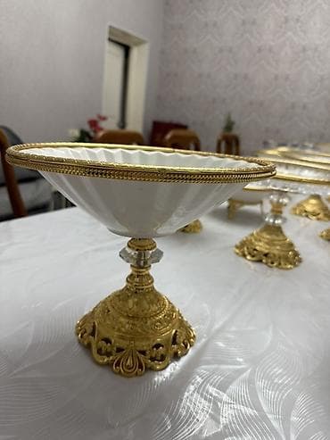 платье снегурочка: Декоративная ваза-фруктовница на ножке - Материал чаши: белая — 2