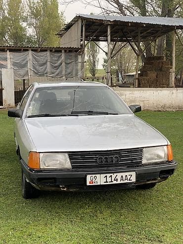 Audi 100: 1982 г., 2 л, Механика, Бензин, Седан