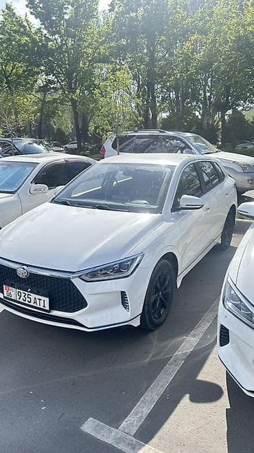 mercedes benz c class: BYD E2: 2022 г., Автомат, Электромобиль, Лифтбек — 3