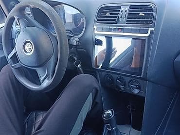 nardo grey: Volkswagen Polo: 2017 г., Механика, Седан — 4